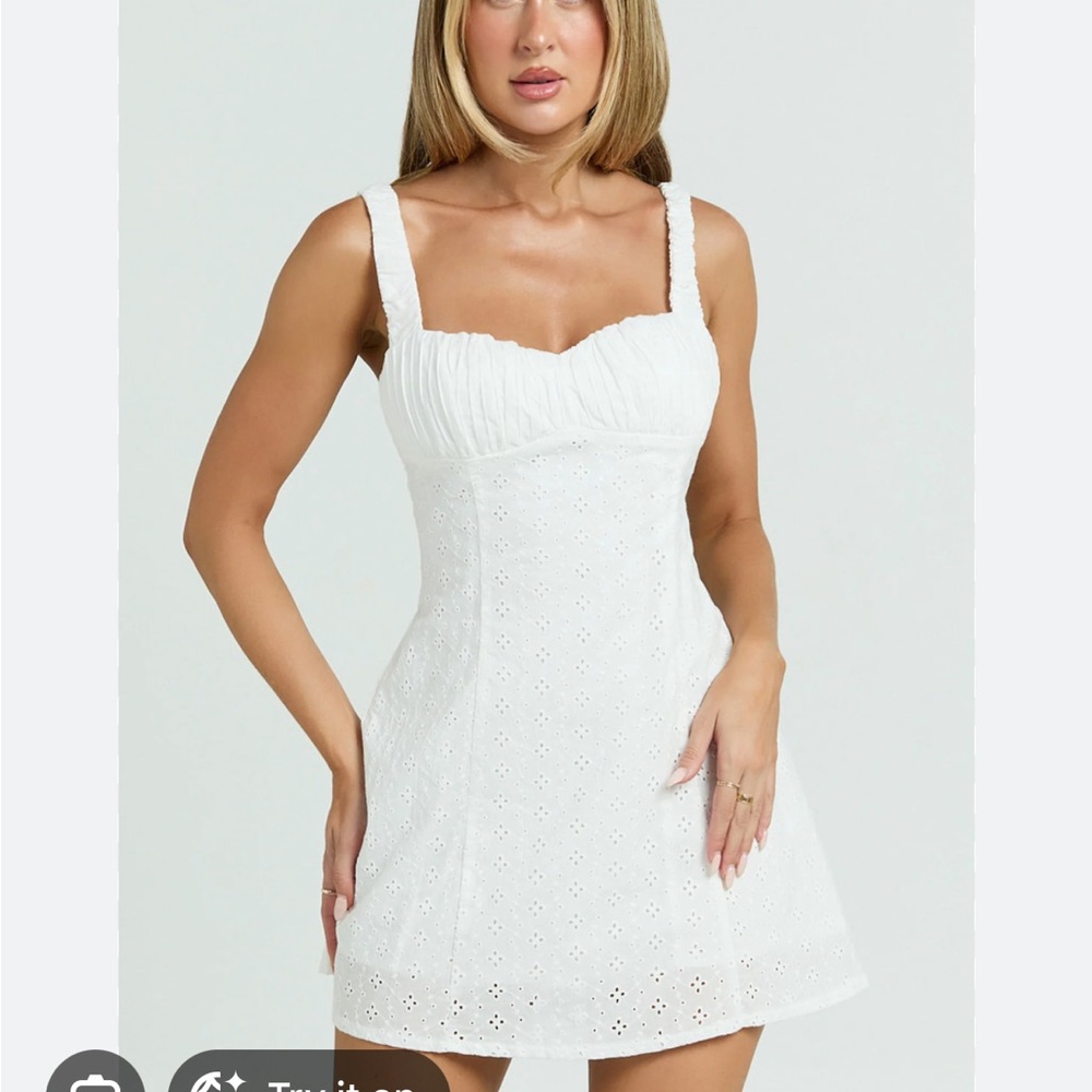 Lioness white dress